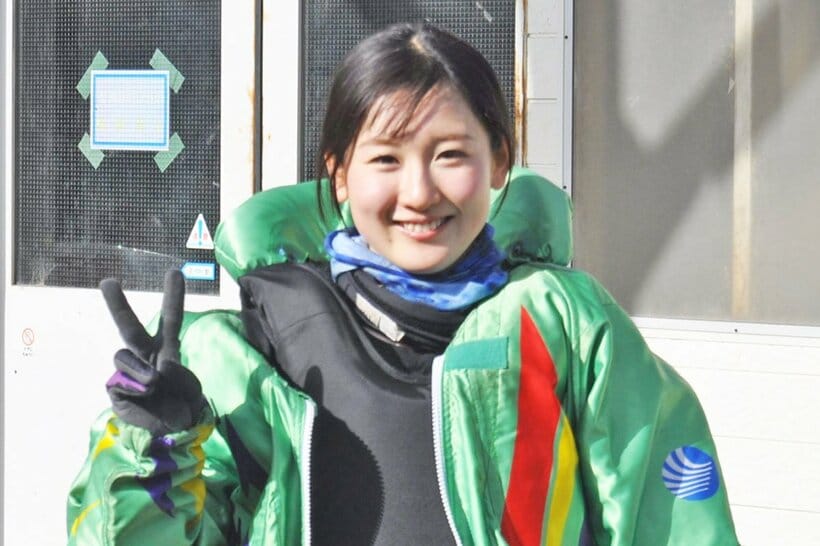 地元でデビュー初勝利を挙げ、Ｖサインの石村日奈那