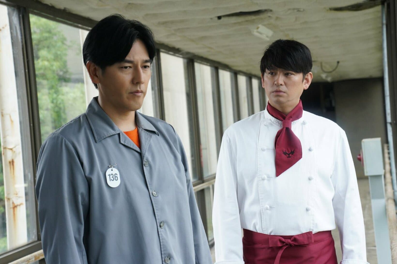 映画「仮面ライダーアギト」の一場面（左から要潤、賀集） 『アギト―超能力戦争―』 ２０２６年４月２９日（水・祝）全国公開　 ２０２６「劇場版アギト」製作委員会　石森プロ・東映