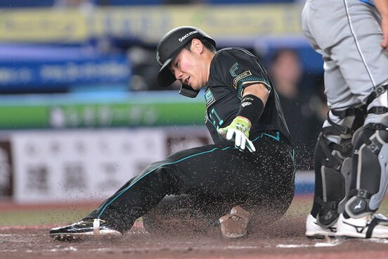 ３回、水谷の犠飛で生還した清宮幸太郎
