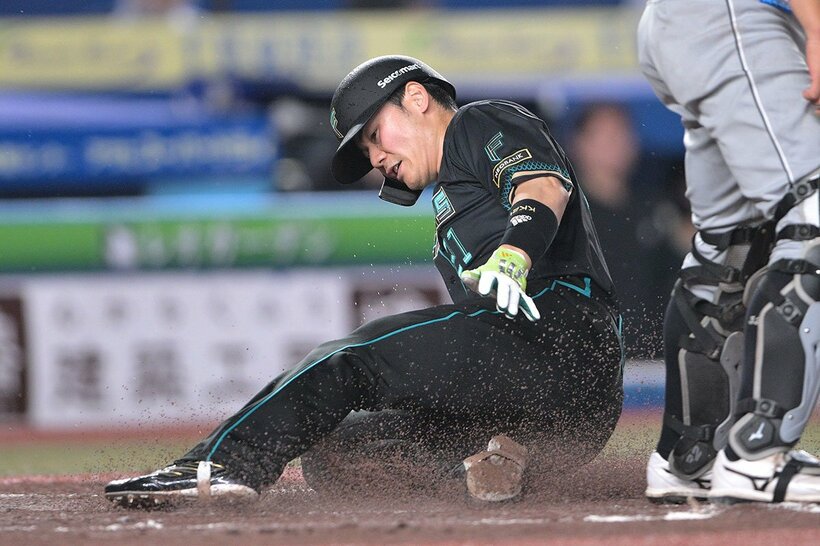 ３回、水谷の犠飛で生還した清宮幸太郎