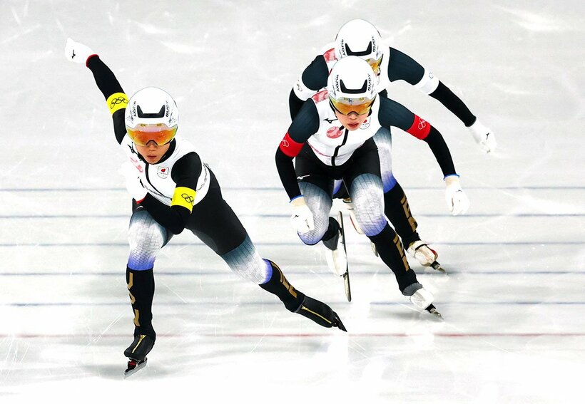 高木美帆、佐藤綾乃、堀川桃香の３人でゴール前までリードしていた日本だったが…（ロイター）