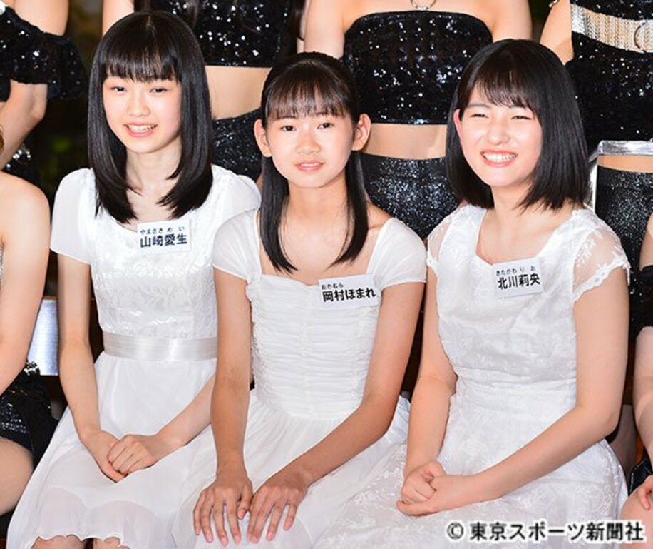  新メンバーの（左から）山崎愛生、岡村ほまれ、北川莉央