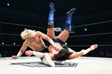 煌牙をマットに叩きつける清宮海斗