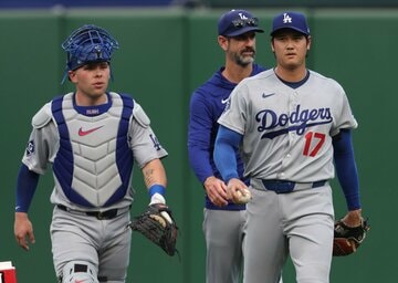大谷翔平とダルトン・ラッシング（ロイター）