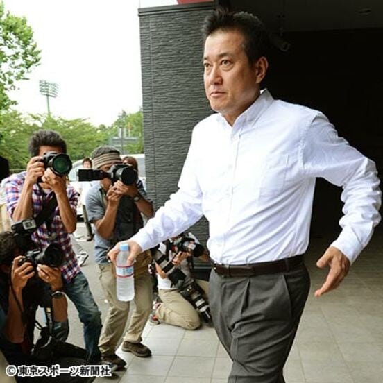 2012年当時、スキャンダル発覚に険しい表情の原監督(2012年6月)