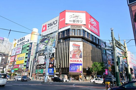 火災現場はすすきの交差点の近くだった