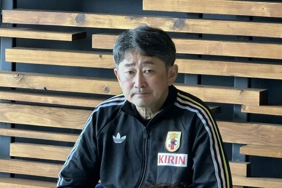 取材に応じる松本良一フィジカルコーチ