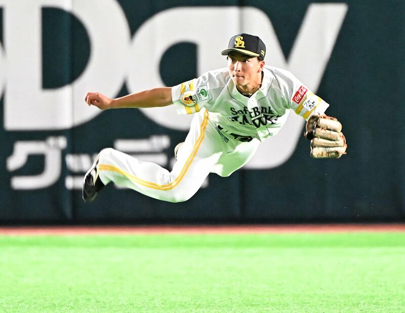 守備でも躍動するソフトバンク・桑原秀侍