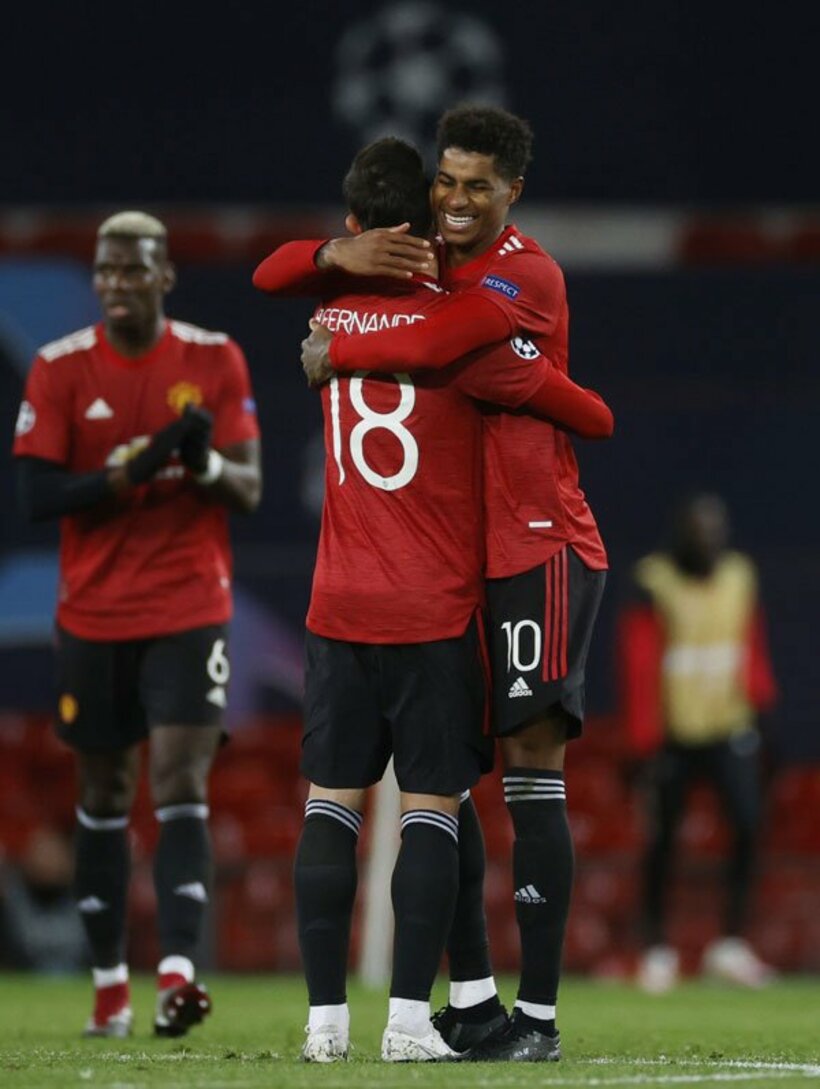  得点を喜ぶラッシュフォード(右)