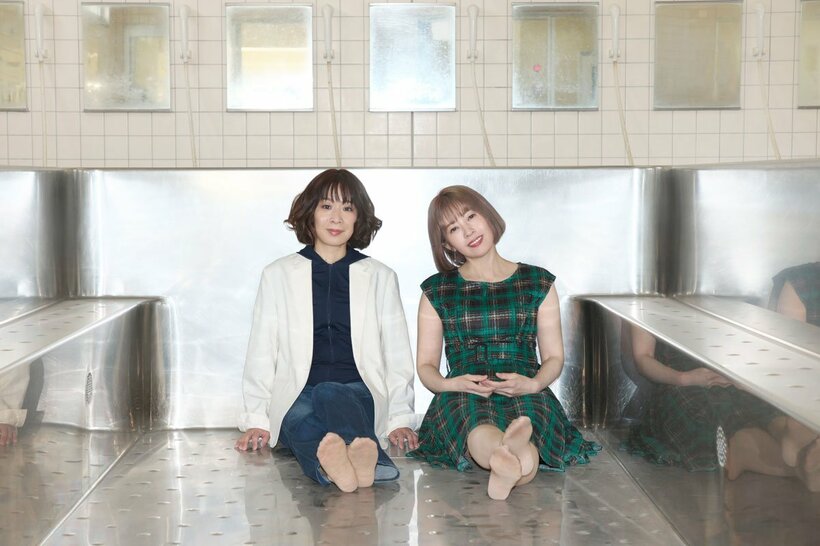 ＭｅｇｕｍｉとＭａｎａｍｉ㊨が入っているのは６０人の受刑者が同時に入っていた共同浴場（デジタル写真集「黒羽刑務所　潜入撮」から）