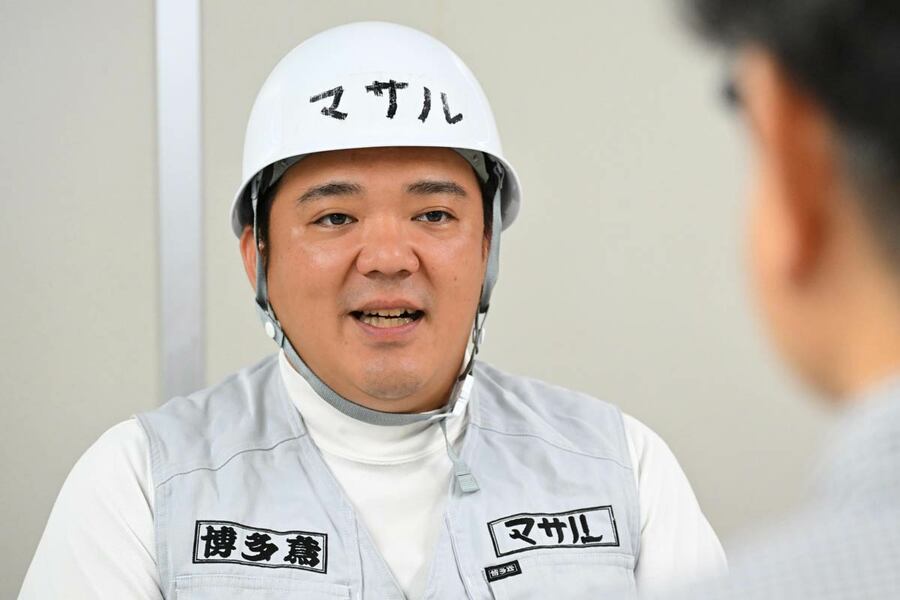 インタビュー中は真剣な表情だったマサル