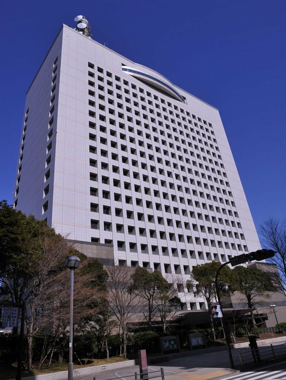  神奈川県警察本部（東スポWeb）