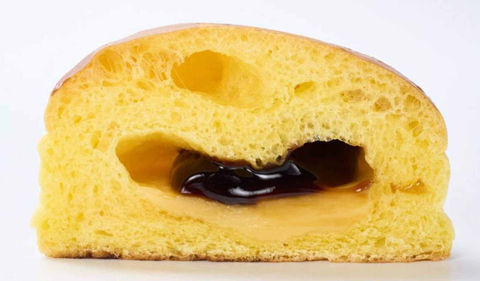 パン生地はリッチなタイプ