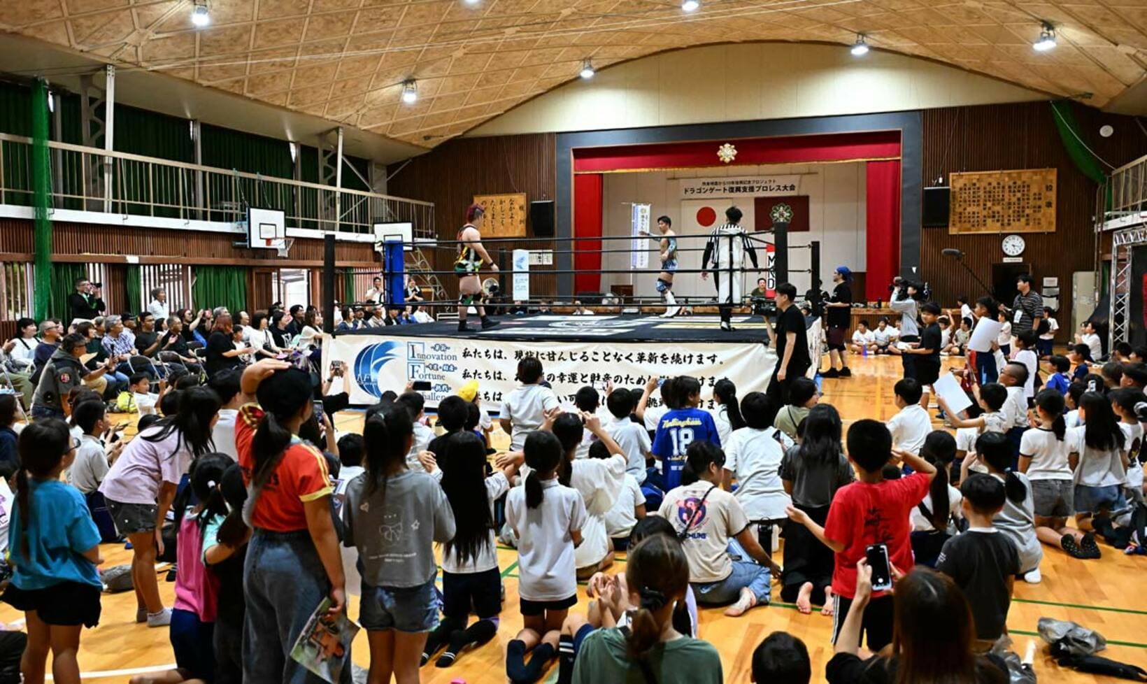益城町立飯野小学校で熱戦が繰り広げられた