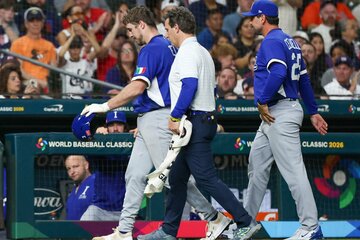 右足を痛め交代したカイル・ティール（ロイター）