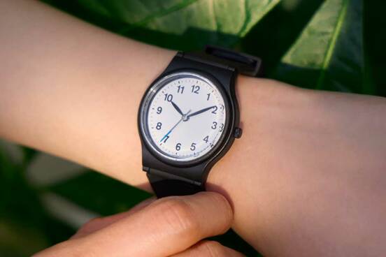 ファミマが腕時計を発売する（提供写真）