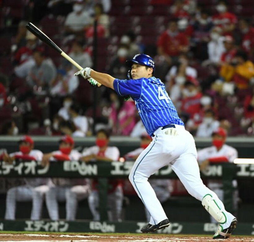  4回に直球を右中間席へと運んだＤｅＮＡ・佐野
