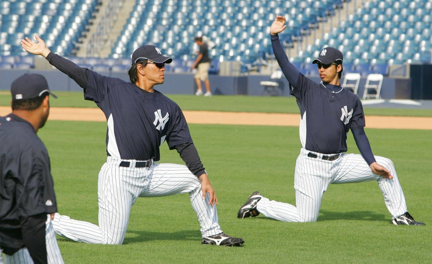 ヤンキース時代の松井秀喜氏(左)と井川慶氏(2007年)