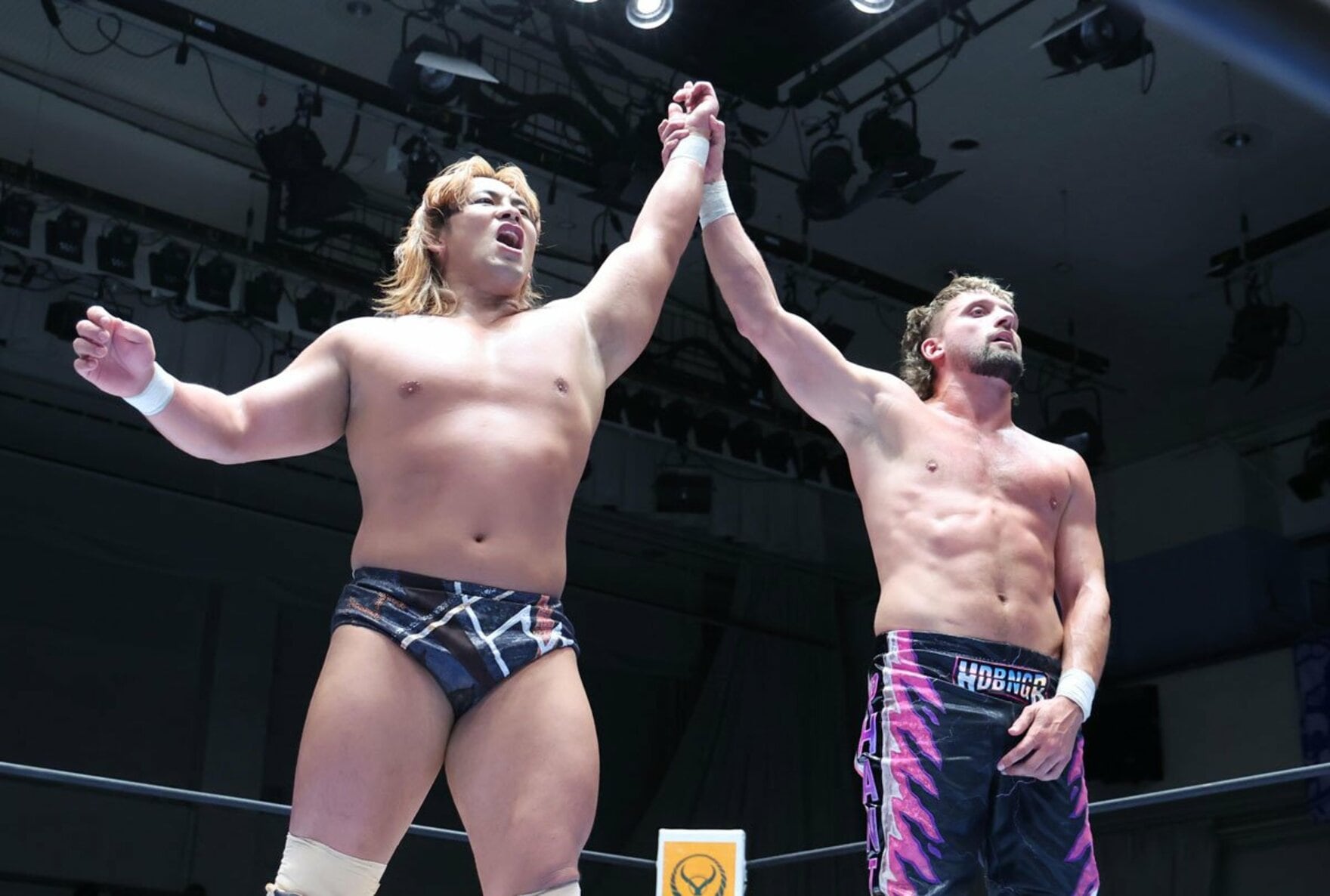 G１出場権を獲得した大岩陵平。右はエル・ファンタズモ