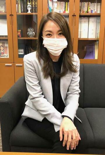  取材に応じた今井絵理子参院議員