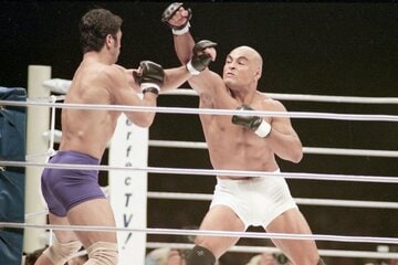 高田（左）ＶＳヒクソン戦（97年10月）
