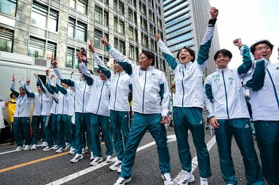 m*a様 箱根駅伝　NSSU 駅伝チーム ジャージ上下セット ネイビー　Lサイズ 1ページ目】【箱根駅伝】シューズ市場に変化 アディダス社が着用率
