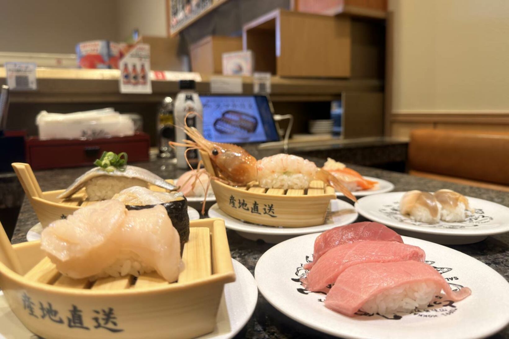 地域密着を目指すとっぴ～では活物を多くそろえる