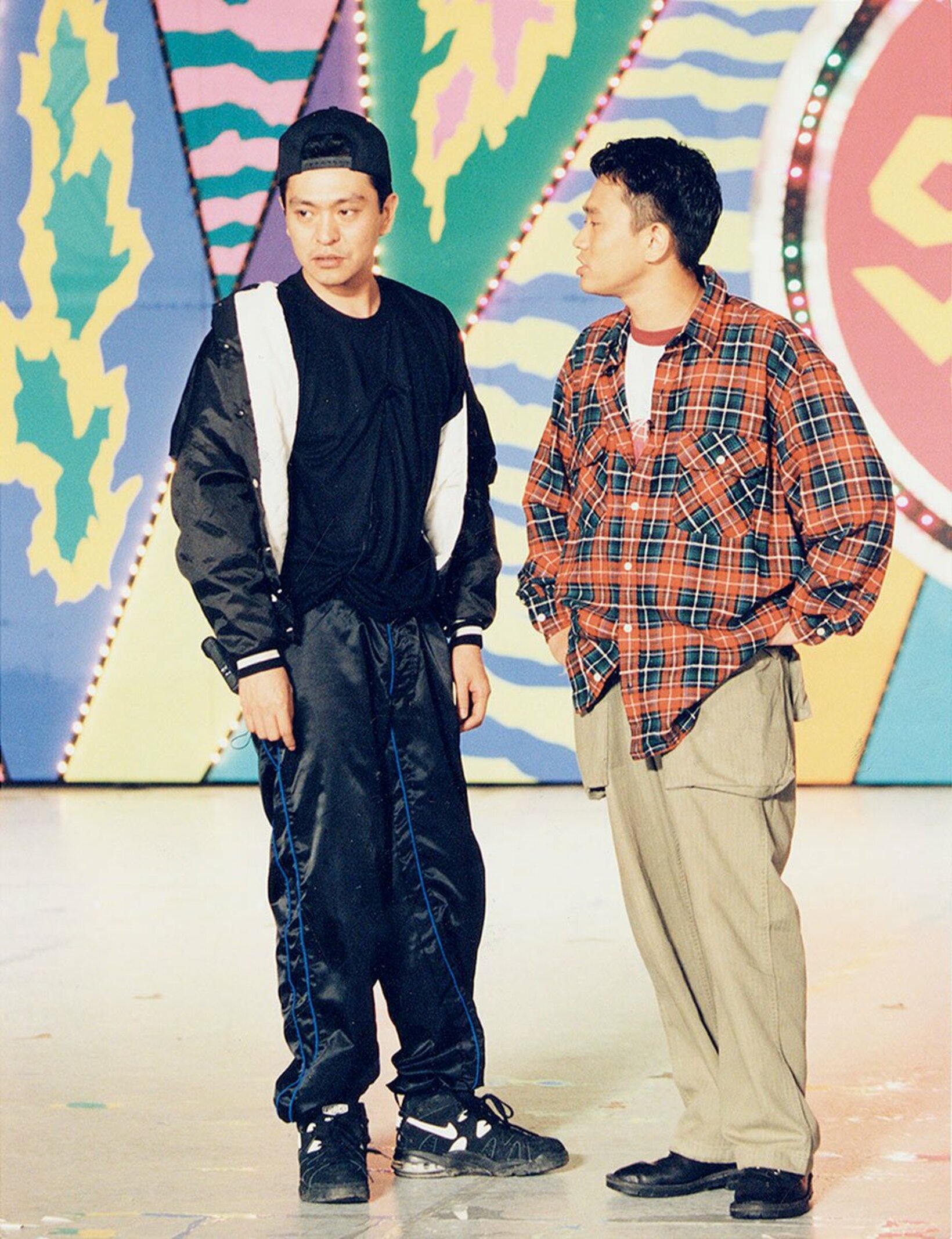 ダウンタウンの浜田雅功(右)と松本人志（１９８９年）