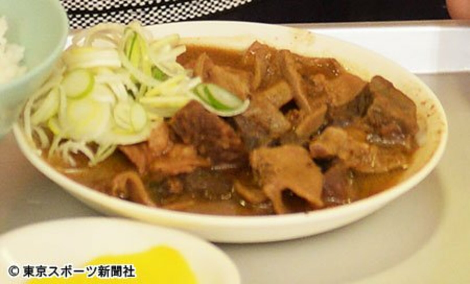 「はまかぜ１号店」のモツ煮込みは国産牛のモツのみを使用