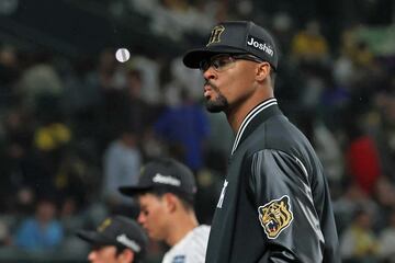 試合後も表情が険しいデュプランティエ