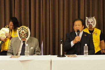 初代タイガーマスクと意気込みを語る藤波