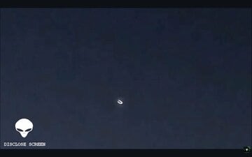 2023年に目撃された回転するC型UFO（「ディスクローズ・スクリーン・ザ・グリムリーファー」のFacebookから）