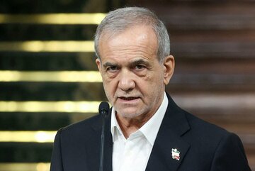 イランのペゼシュキアン大統領（ロイター）