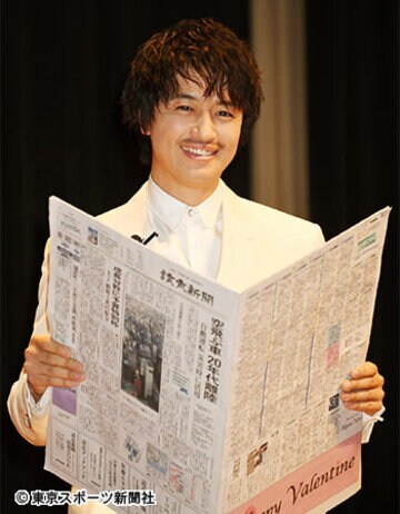  新聞を朗読する斎藤工