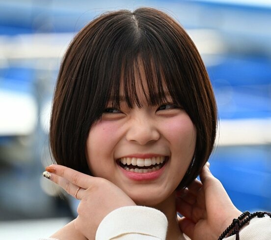 ボブカットになった井上遥妃