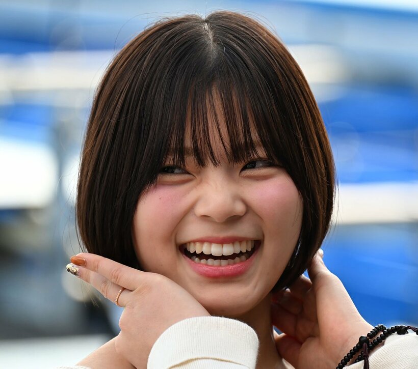 ボブカットになった井上遥妃