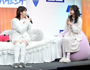 久間田琳加（左）と林芽亜里