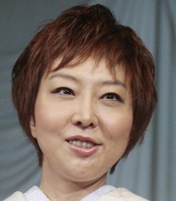  室井佑月氏