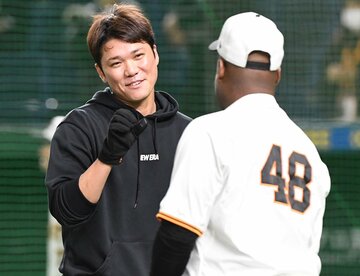  巨人・坂本(左)の状態は…（東スポWeb）