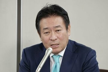 会見した秋元司元衆院議員