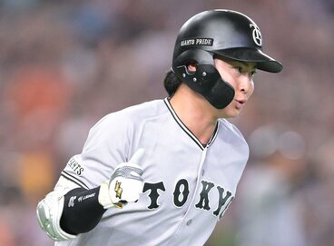 ６回、勝ち越し打を放った岡田悠希