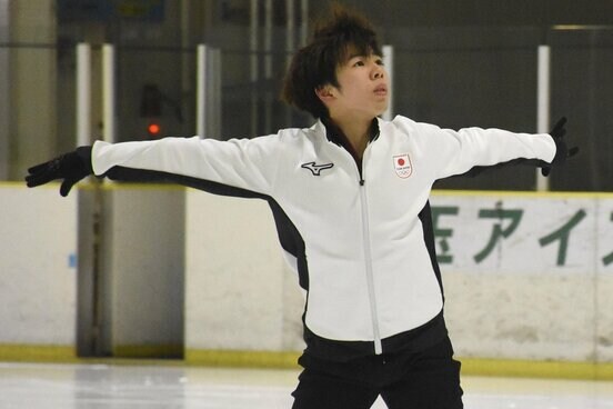 公開練習を行った佐藤駿