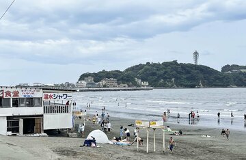  神奈川・藤沢市の片瀬東浜海水浴場