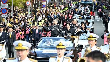 福岡市内で行われたソフトバンク日本一祝賀パレード