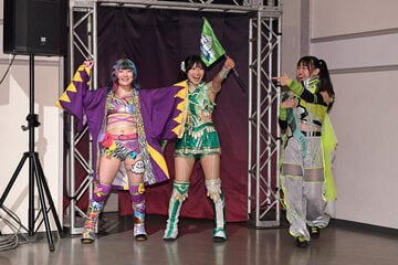 （左から）遠藤有栖、鈴木志乃、鈴芽