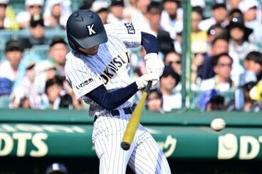 勝ち越しのタイムリーヒットを放つ入ケ町隼仁