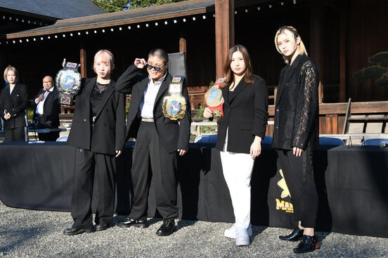 （左から）松井珠紗、CHIAKI、青野未来、天麗皇希　