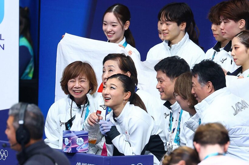 首位の米国と５点差の２位につけるフィギュア団体の日本代表