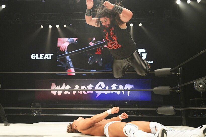 渡辺壮馬(下)を「圧殺」する斉藤レイ