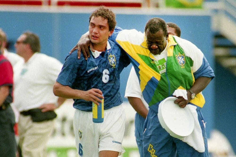 決勝点のフリーキックを決めたブラジル代表のブランコ（1994年7月9日、米テキサス州ダラス）